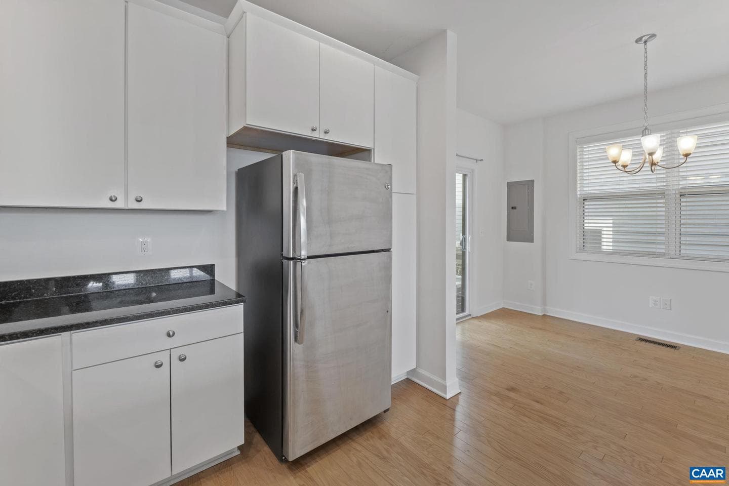 1429 Midland St photo 13