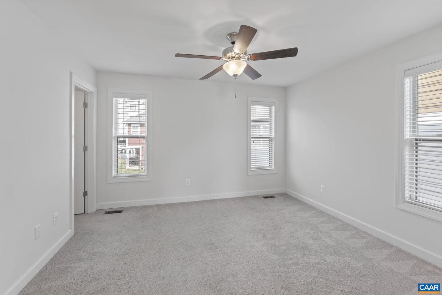 1429 Midland St photo 22