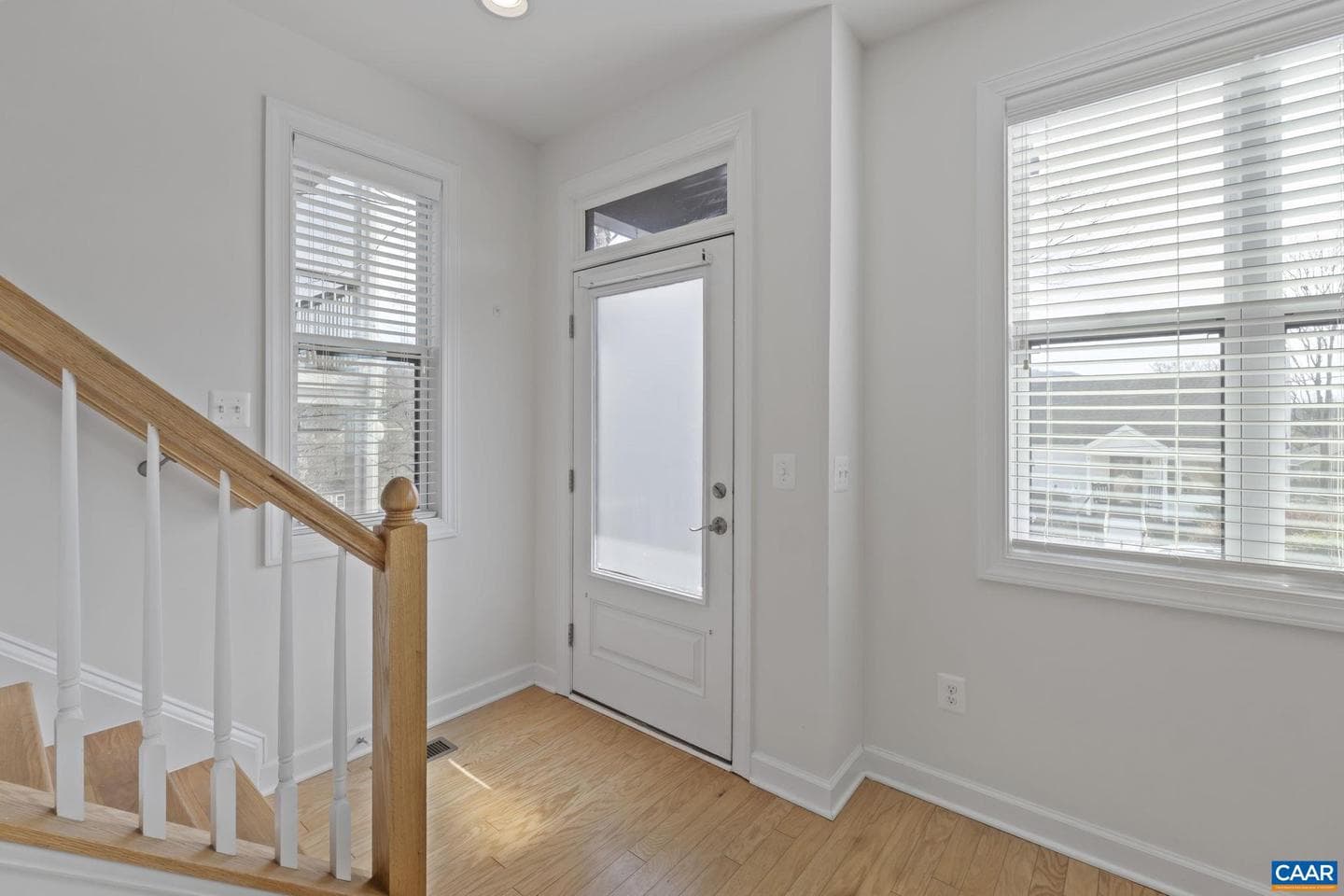 1429 Midland St photo 5