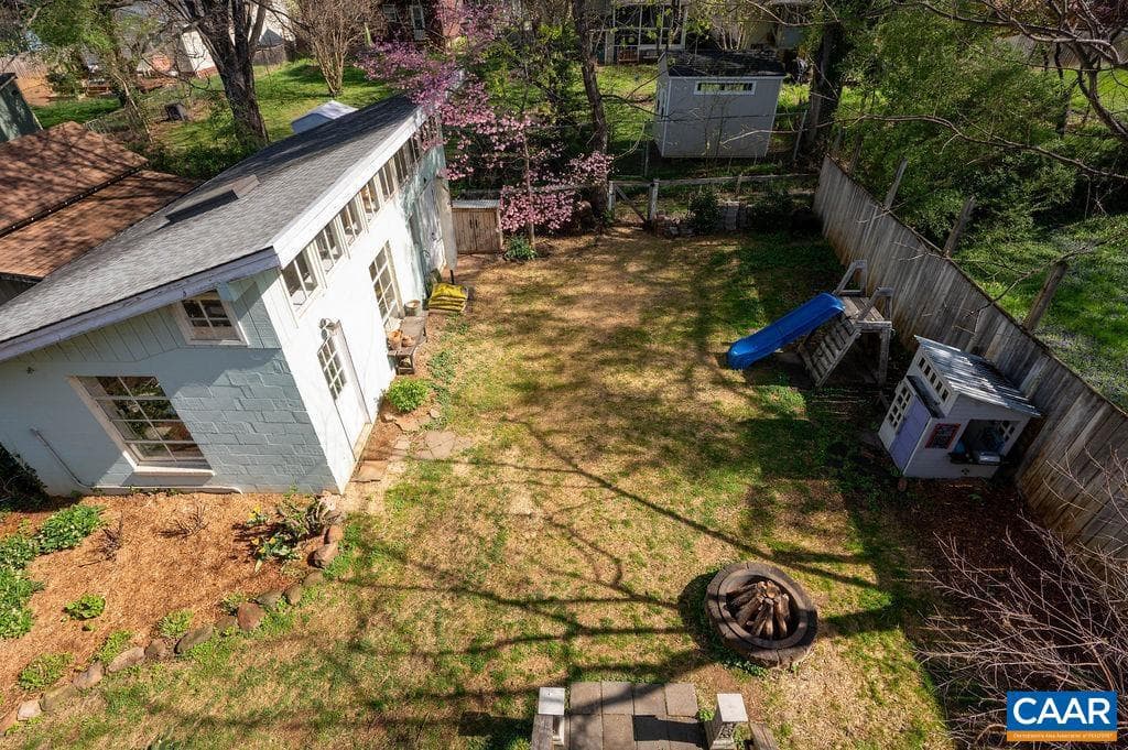 628 Blenheim Ave photo 40