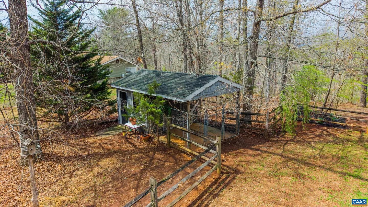 699 Winton Rd photo 44