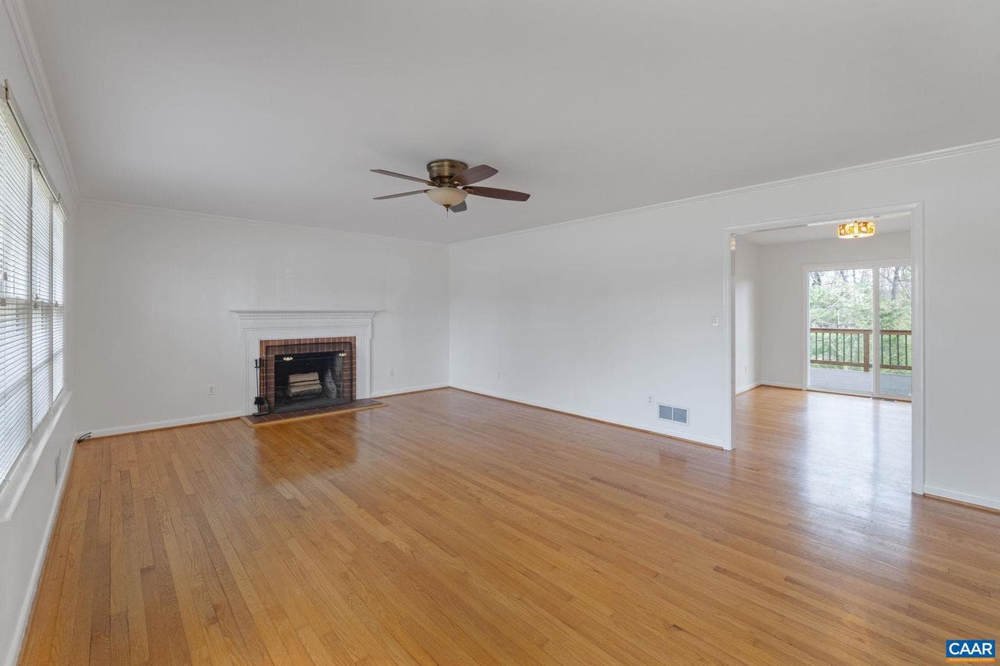 617 Davis Ave photo 12