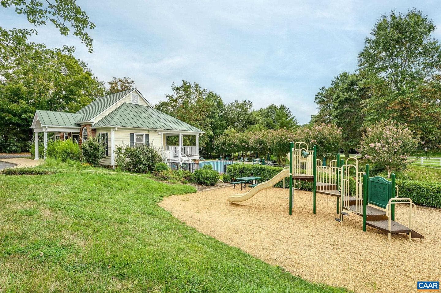 1156 Foxvale Ln photo 37
