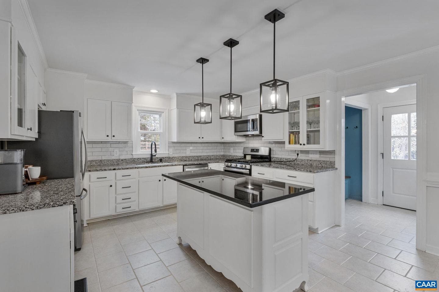 2720 Leeds Ln photo 11
