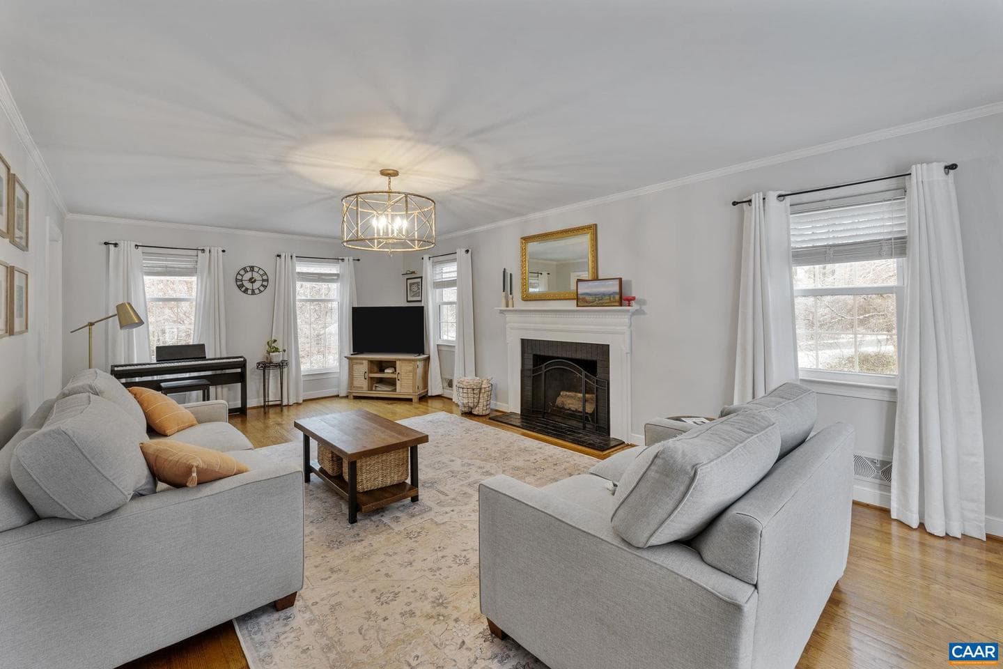 2720 Leeds Ln photo 7