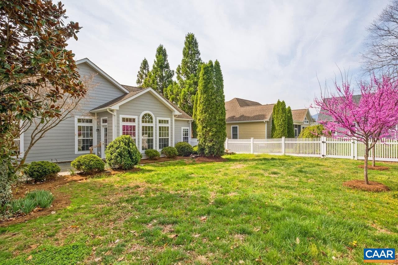 325 Stone Orchard Dr photo 5