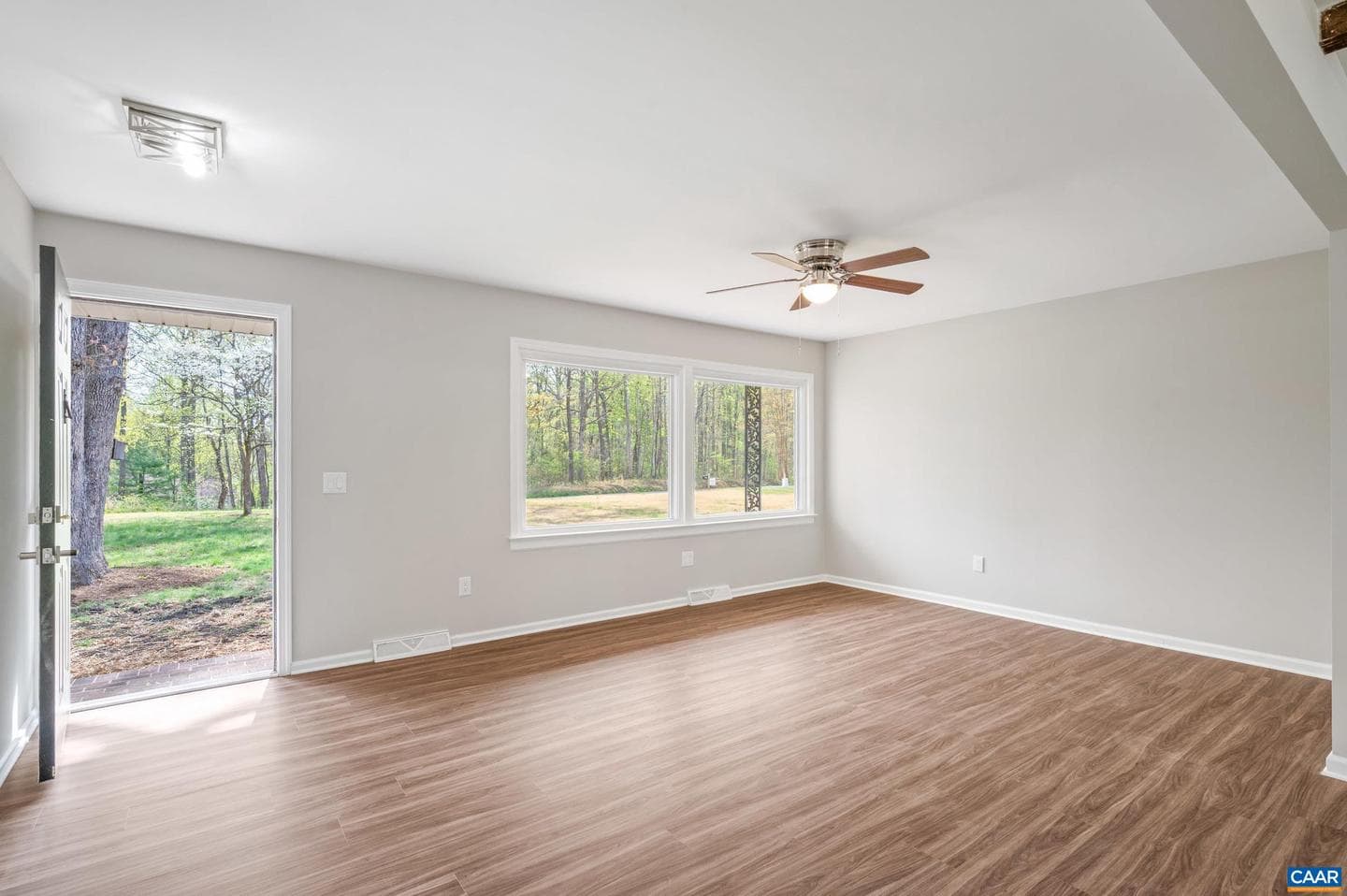 6709 Spring Hill Rd photo 3
