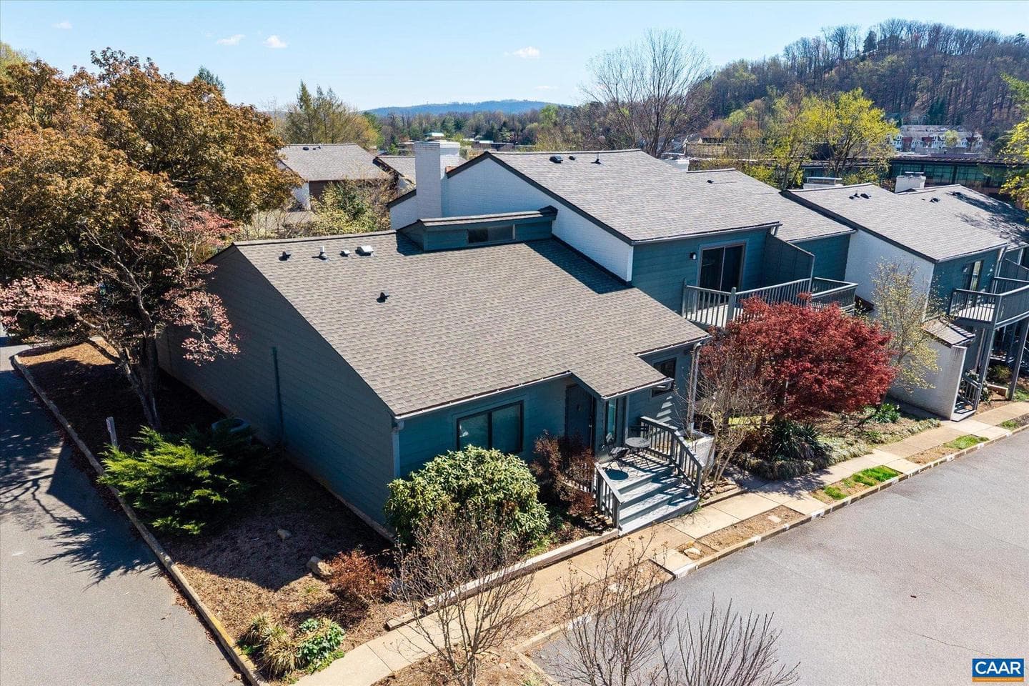 326 Harvest Dr photo 2