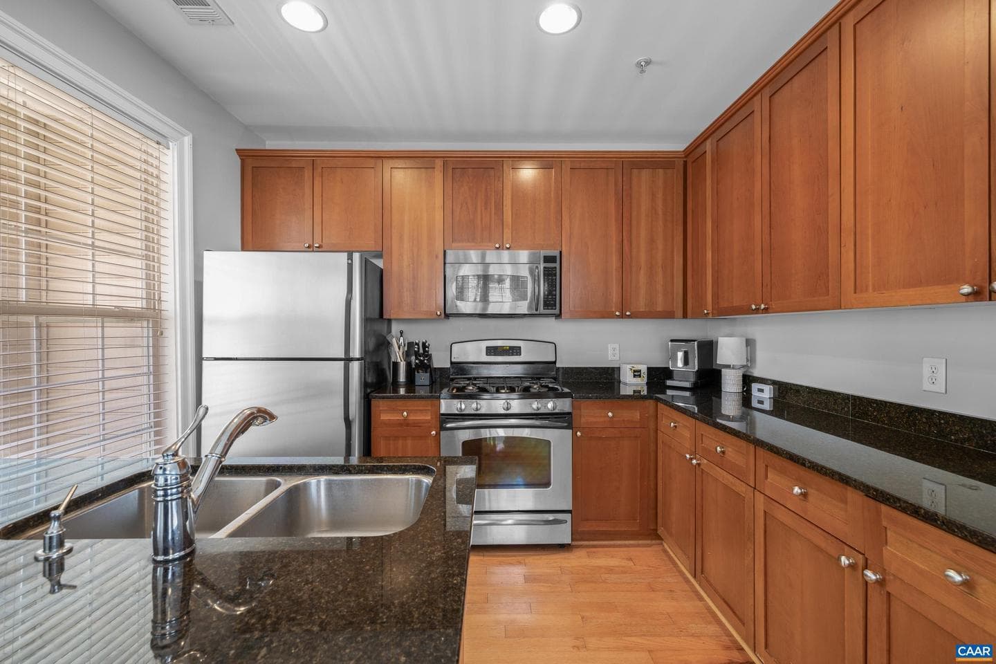 1051 Glenwood Station Ln #102 photo 14