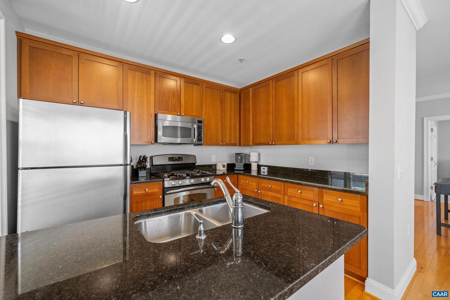 1051 Glenwood Station Ln #102 photo 15