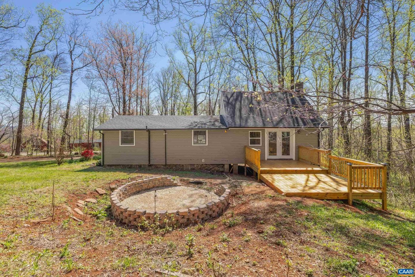 1112 Red Bird Dr photo 4