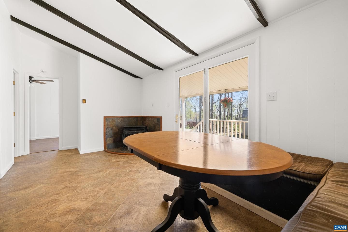 1112 Red Bird Dr photo 8