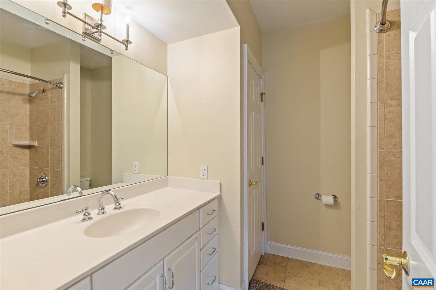 1813 Westerham St photo 71