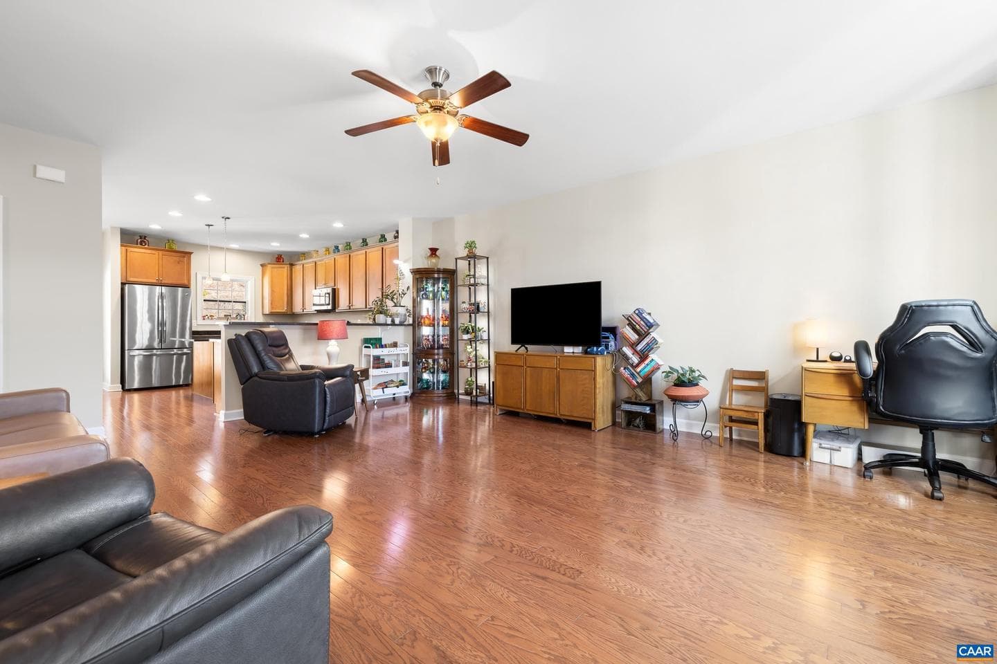 2420 Winthrop Dr photo 15