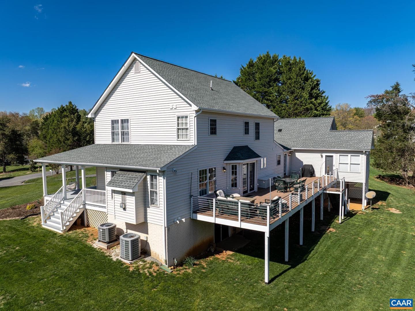 715 Windrift Dr photo 7