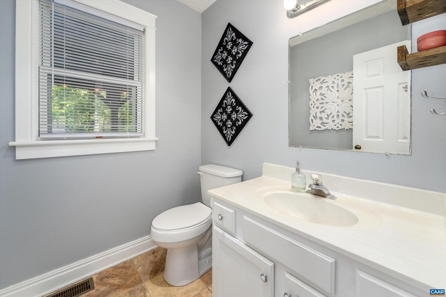 5 Iroquois Way photo 34