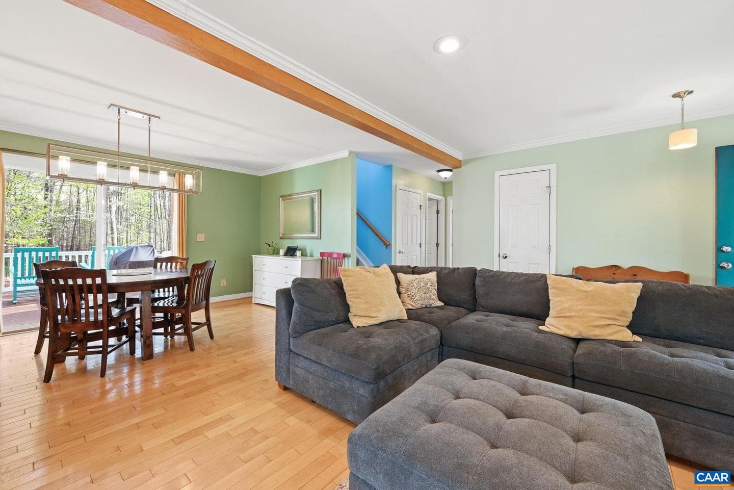 1009 Stonewood Dr photo 4