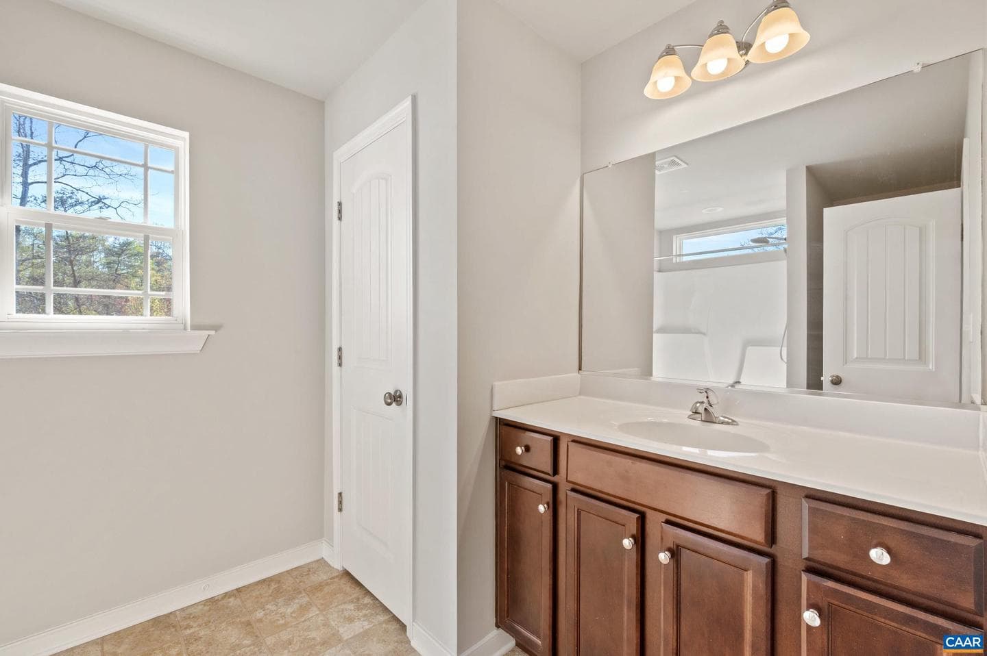 6092 Flintstone Dr photo 29