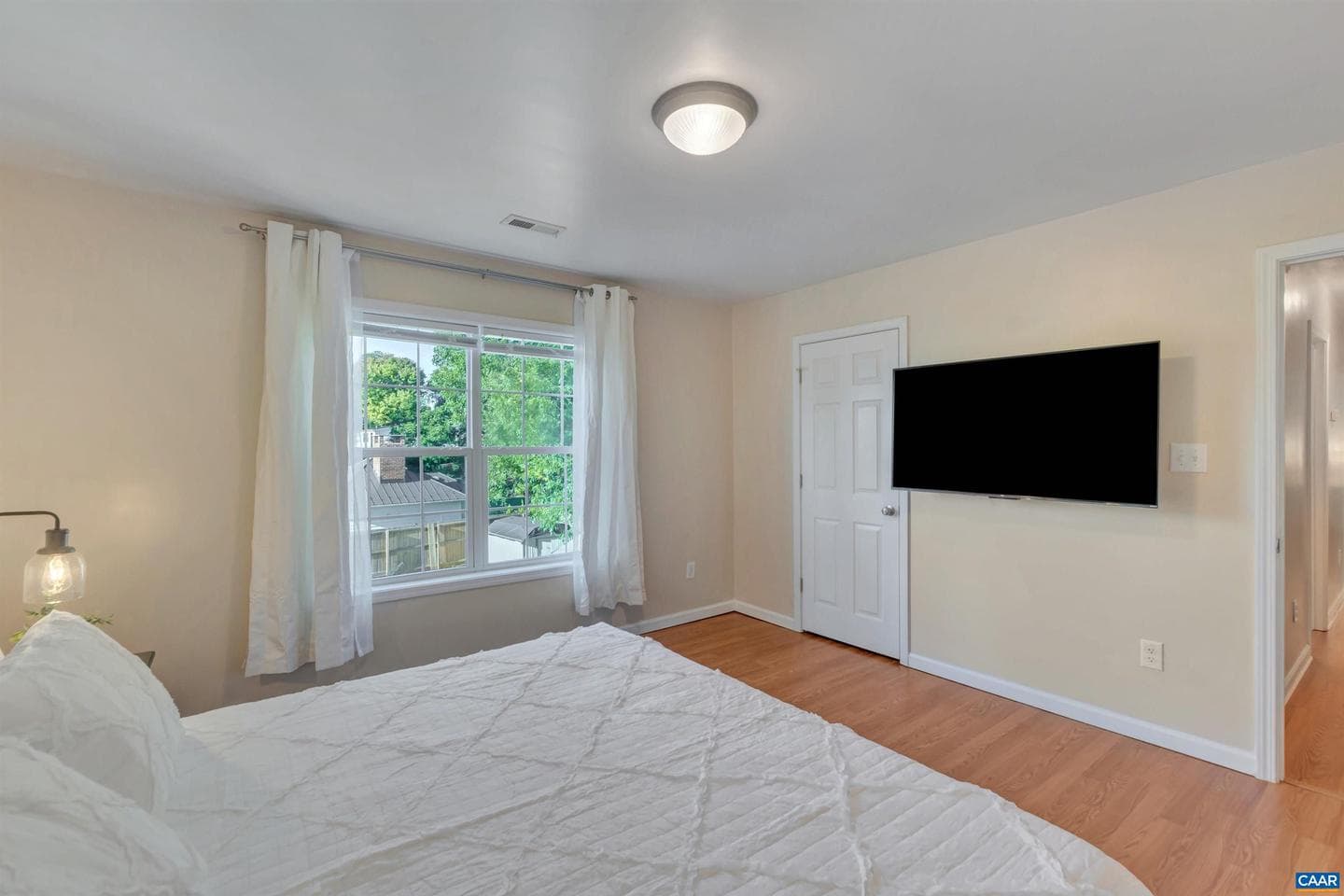 1006 Long St photo 27