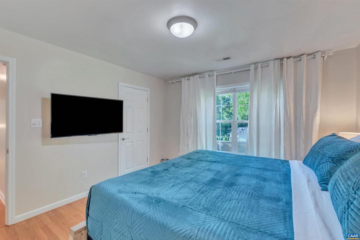 1006 Long St photo 29