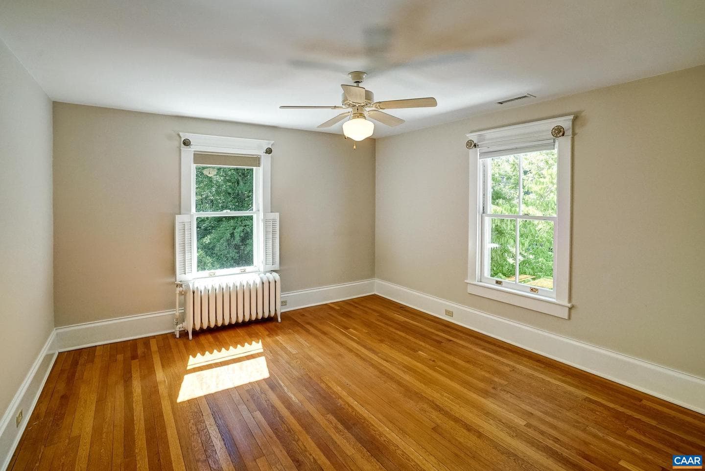 2425 Jefferson Park Ave photo 30