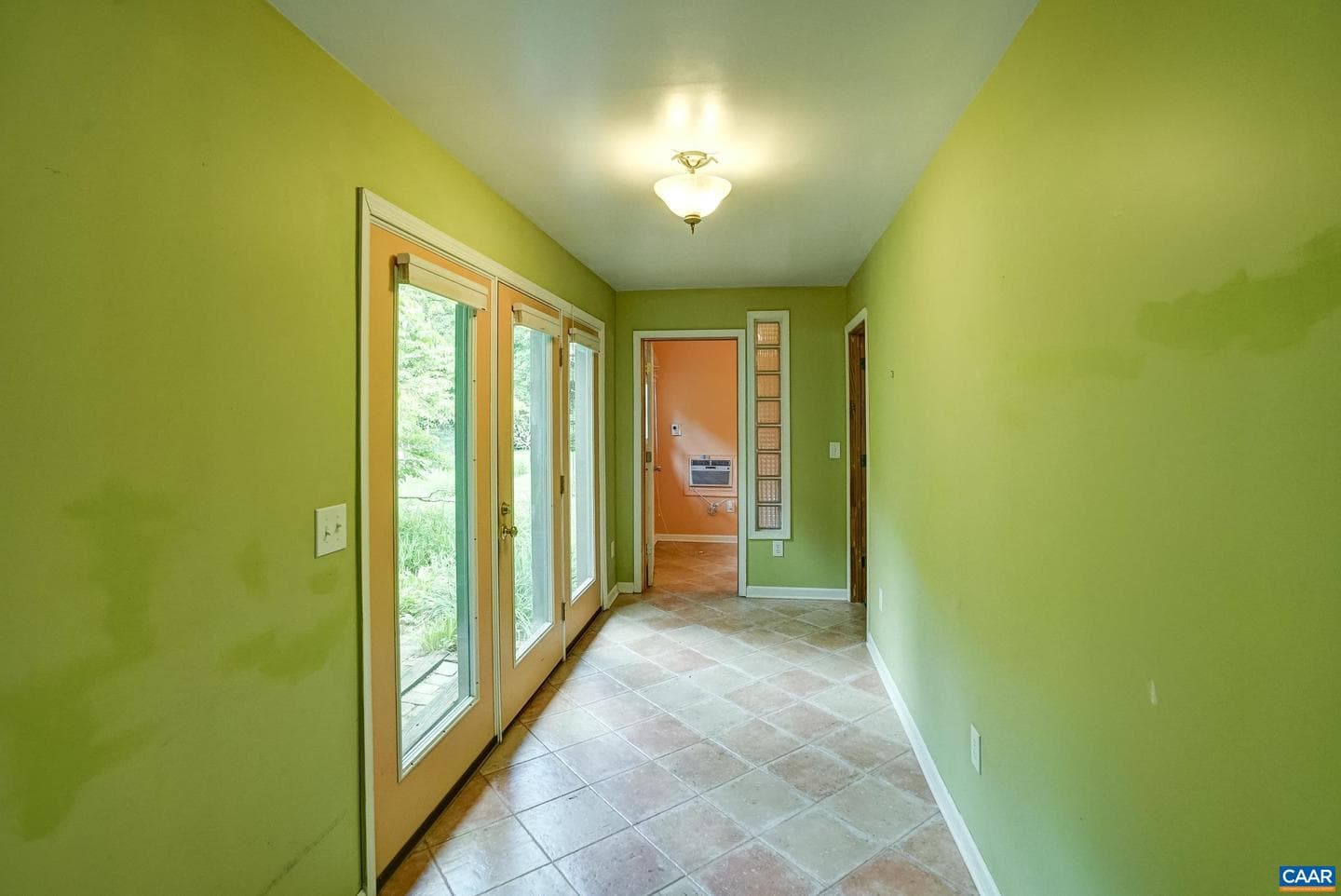 2425 Jefferson Park Ave photo 43