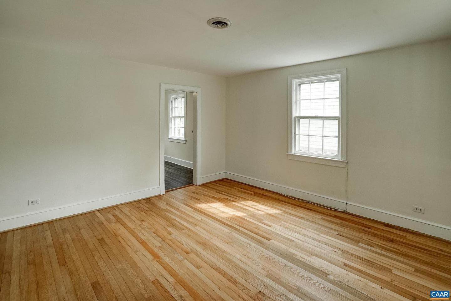 2425 Jefferson Park Ave photo 50