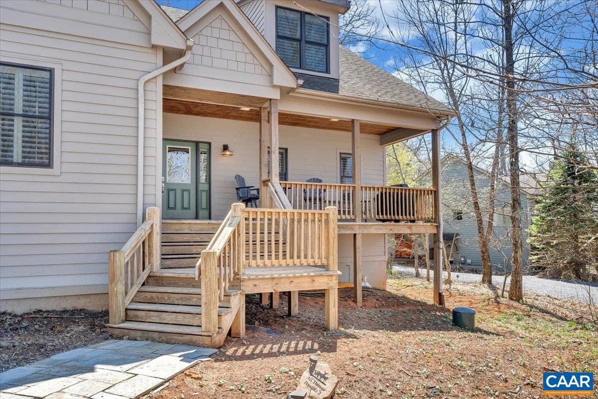 115 Hemlock Dr photo 3
