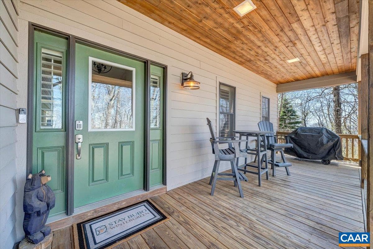 115 Hemlock Dr photo 4