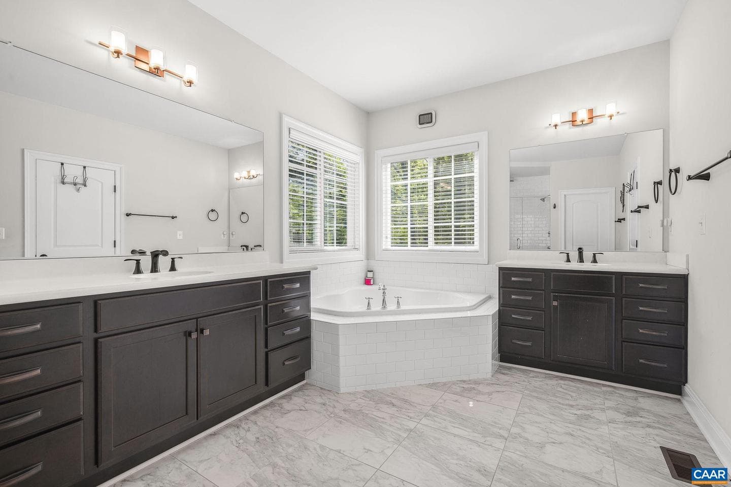 1630 Victor Pl photo 38