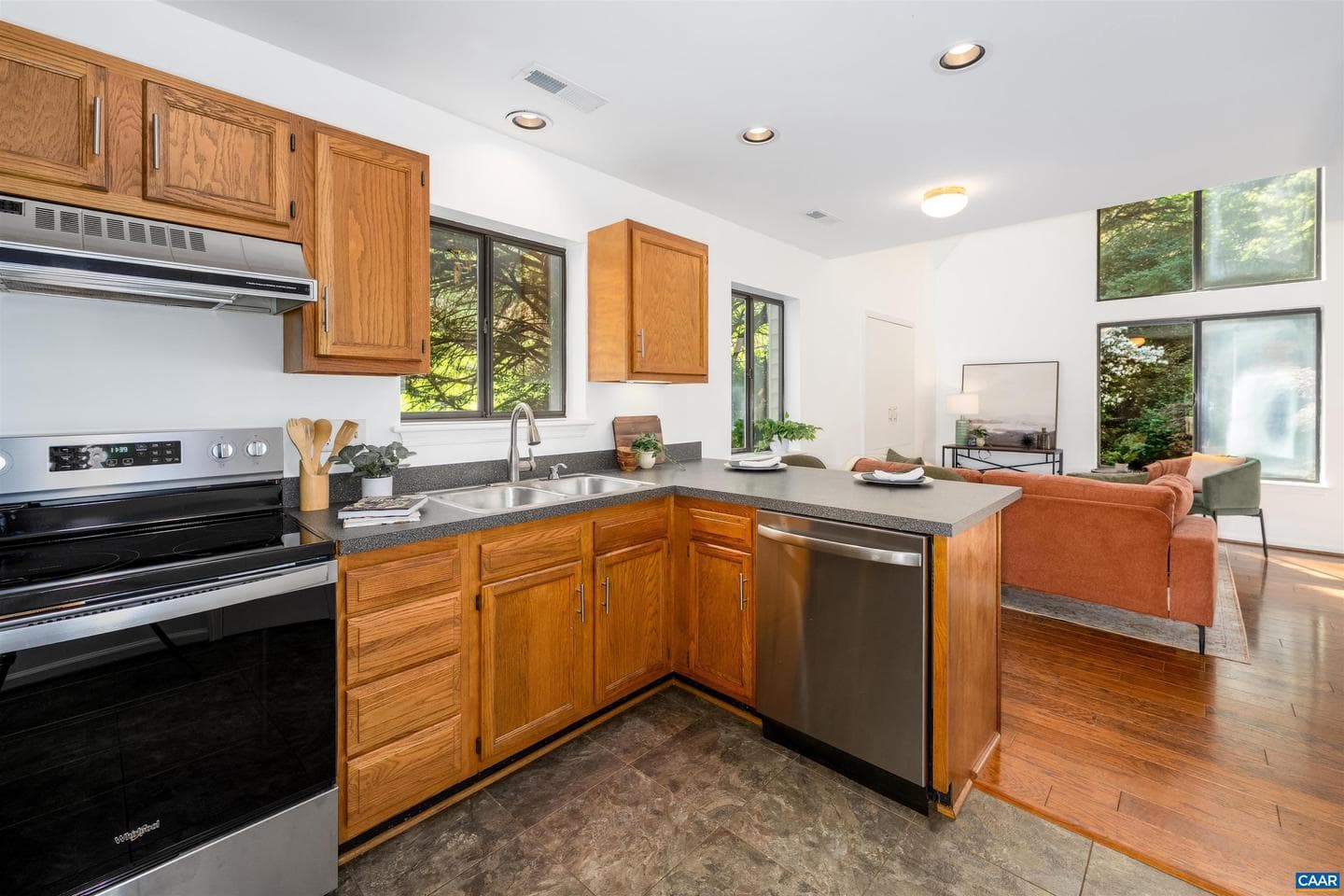 220 Homestead Ln photo 15