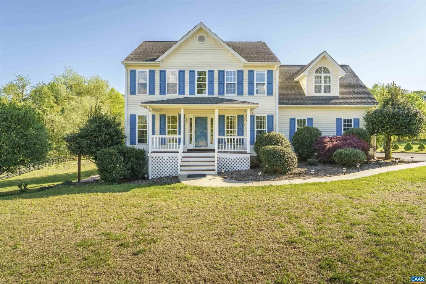 156 Southridge Dr photo 2