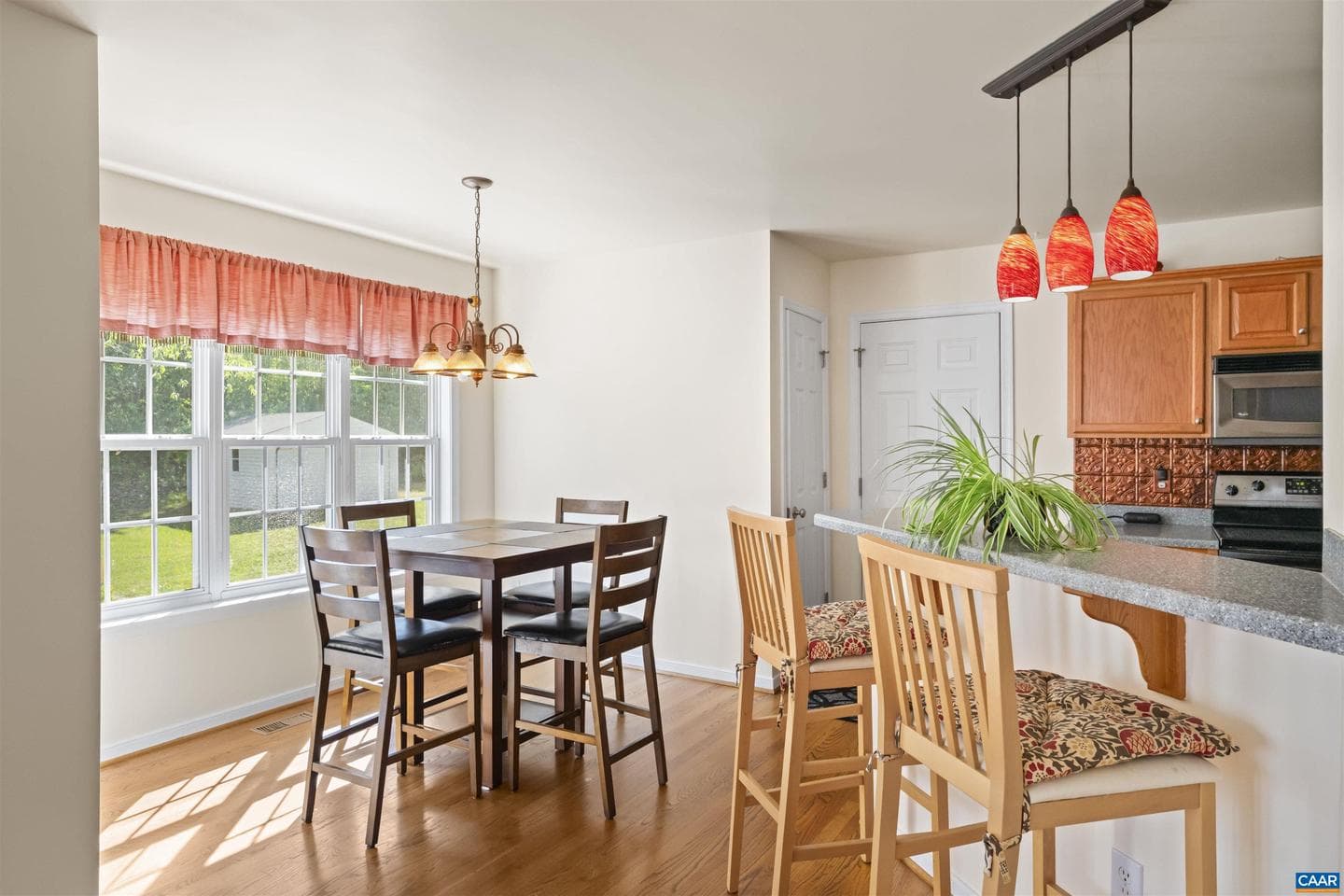 156 Southridge Dr photo 3