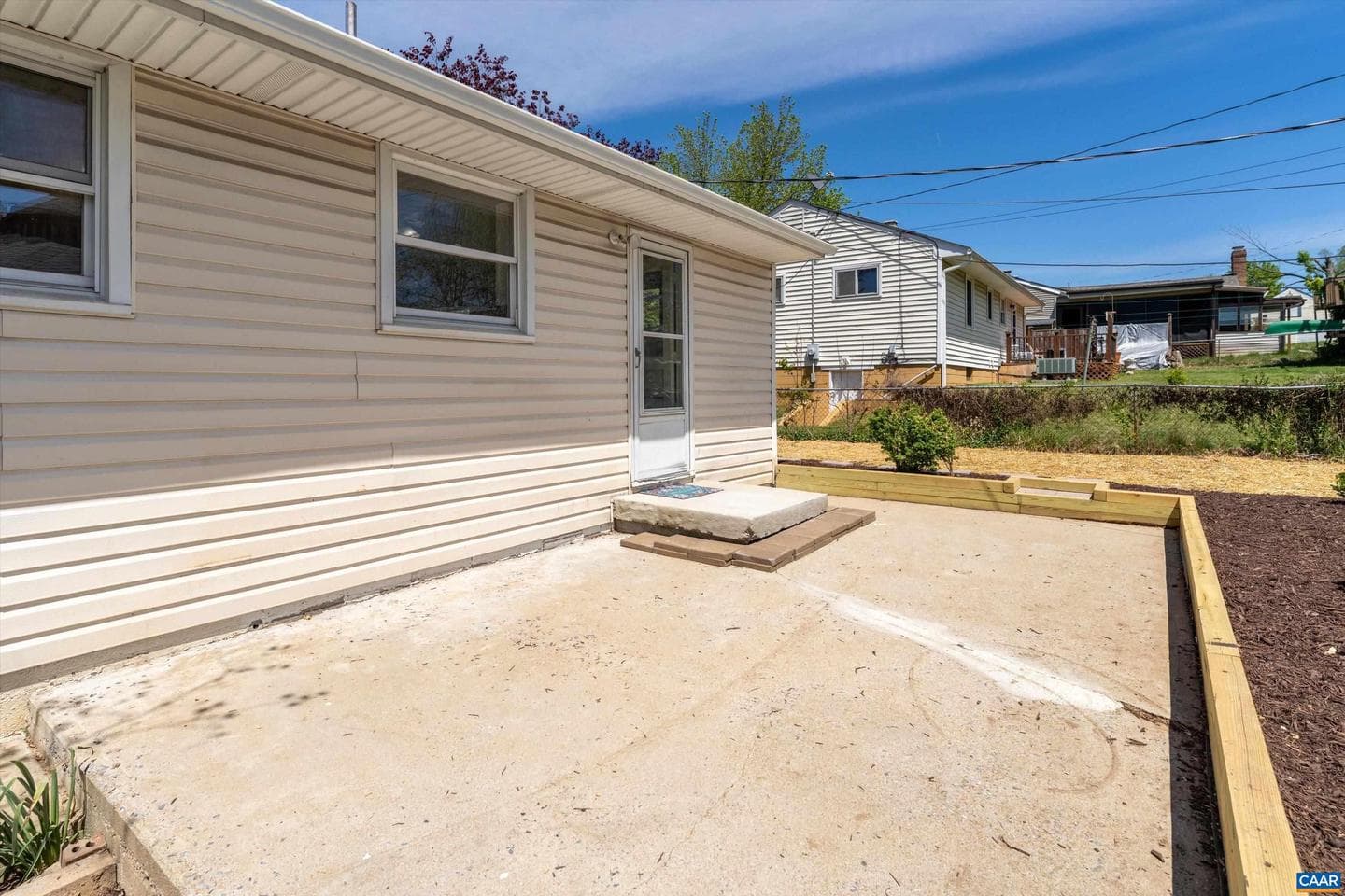 124 James Ave photo 31