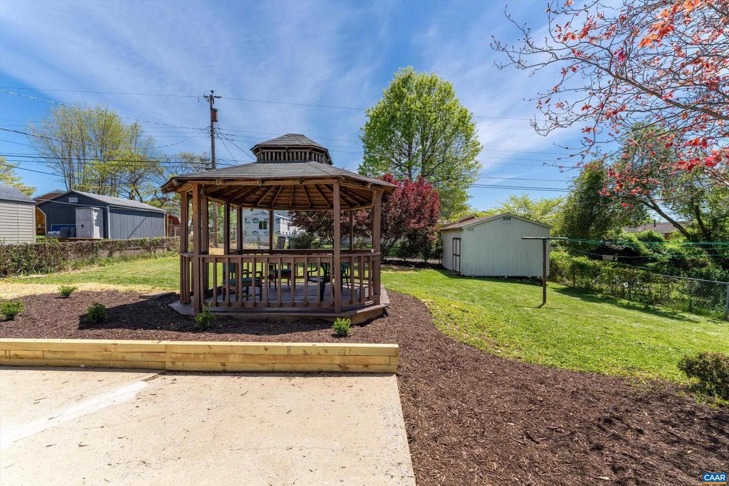 124 James Ave photo 34