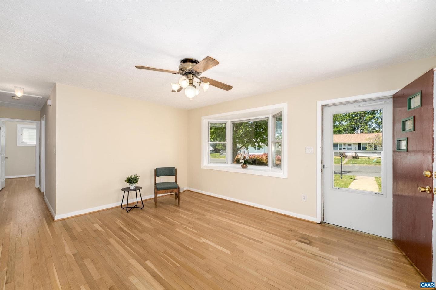 124 James Ave photo 9
