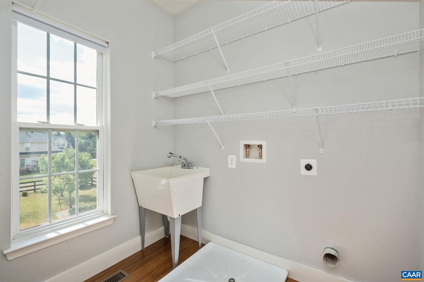 66 Elizabeth Dr photo 21