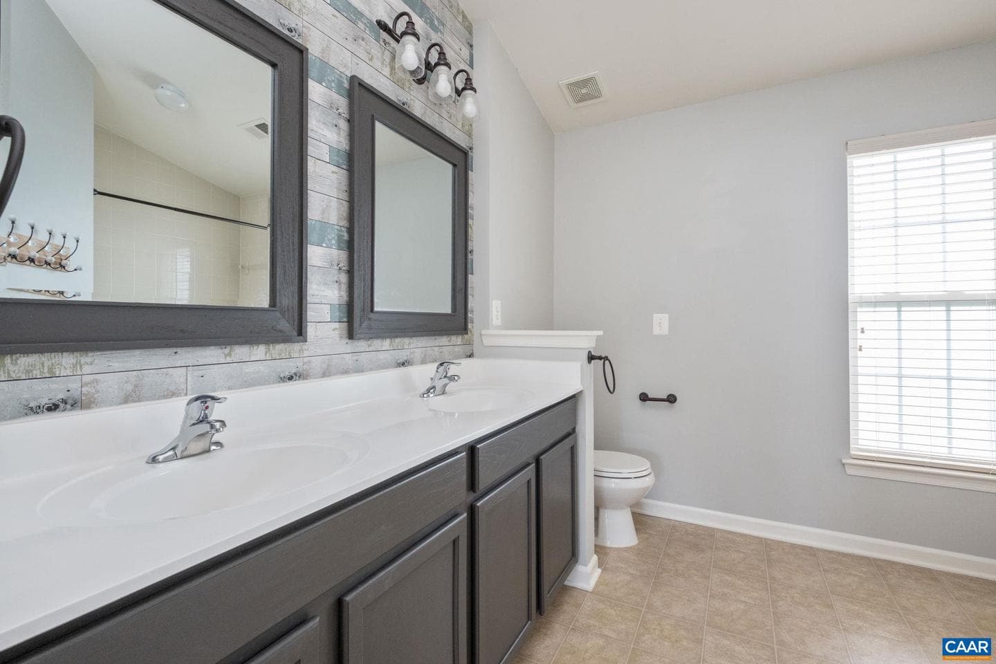 66 Elizabeth Dr photo 25
