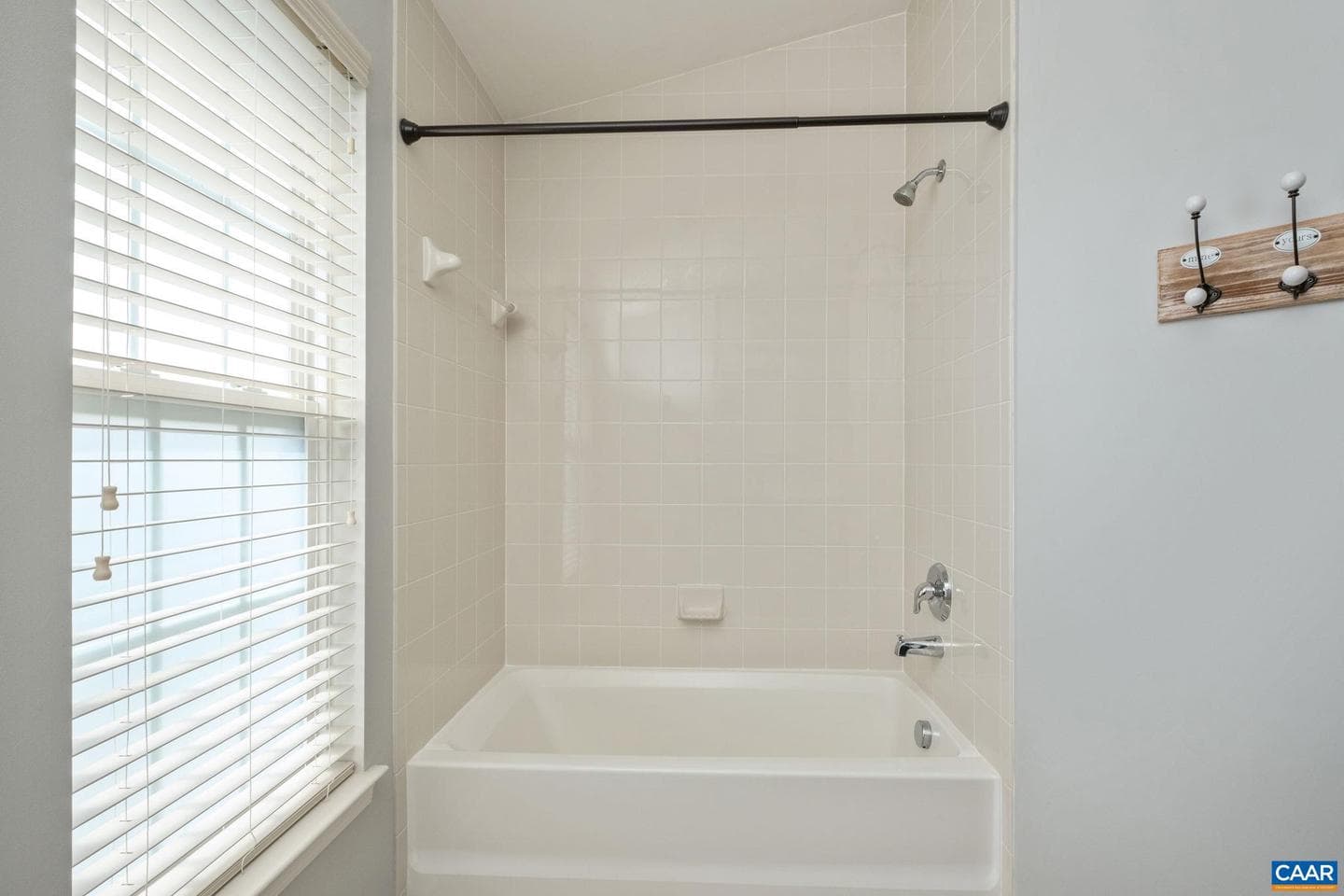 66 Elizabeth Dr photo 26