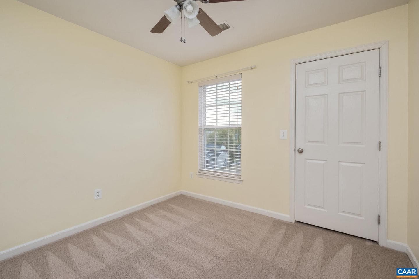 66 Elizabeth Dr photo 27