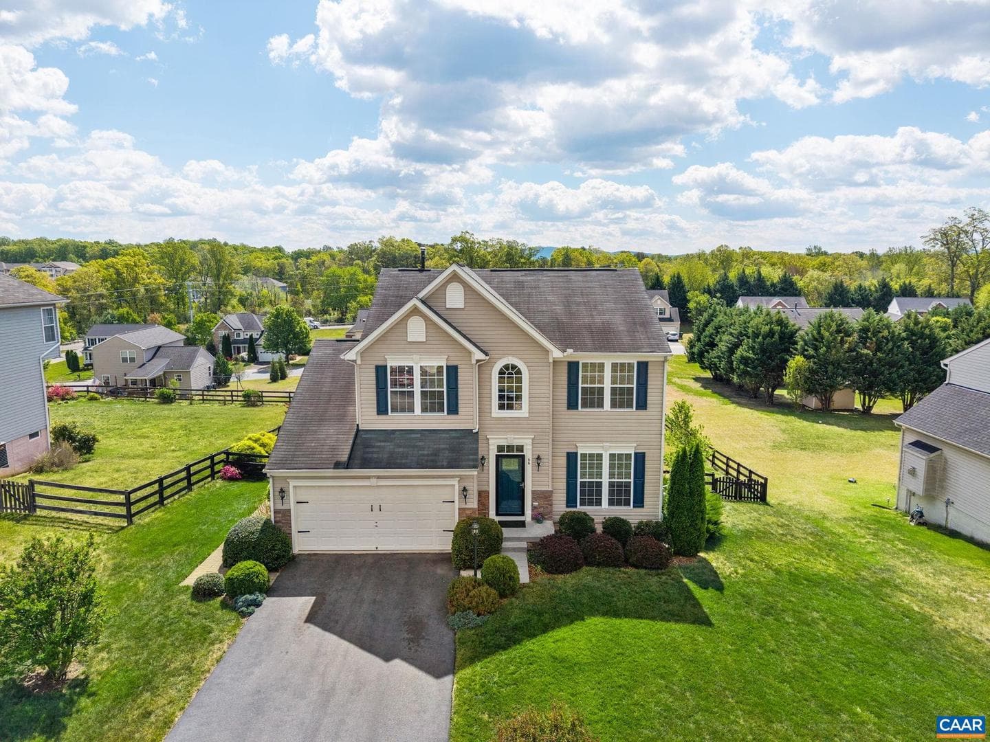 66 Elizabeth Dr photo 3