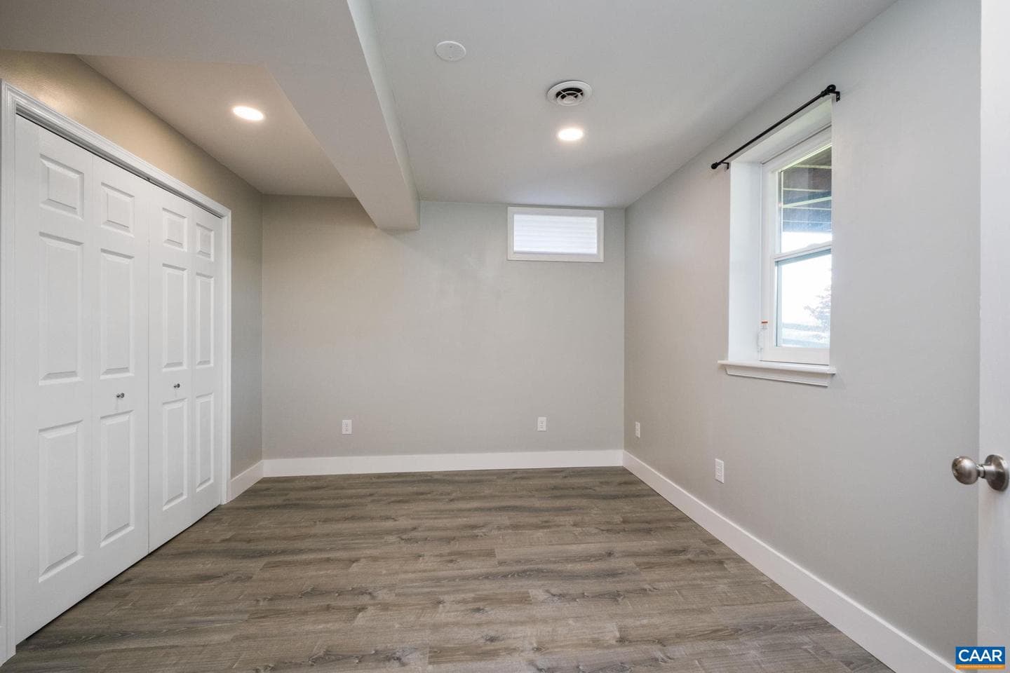 66 Elizabeth Dr photo 35
