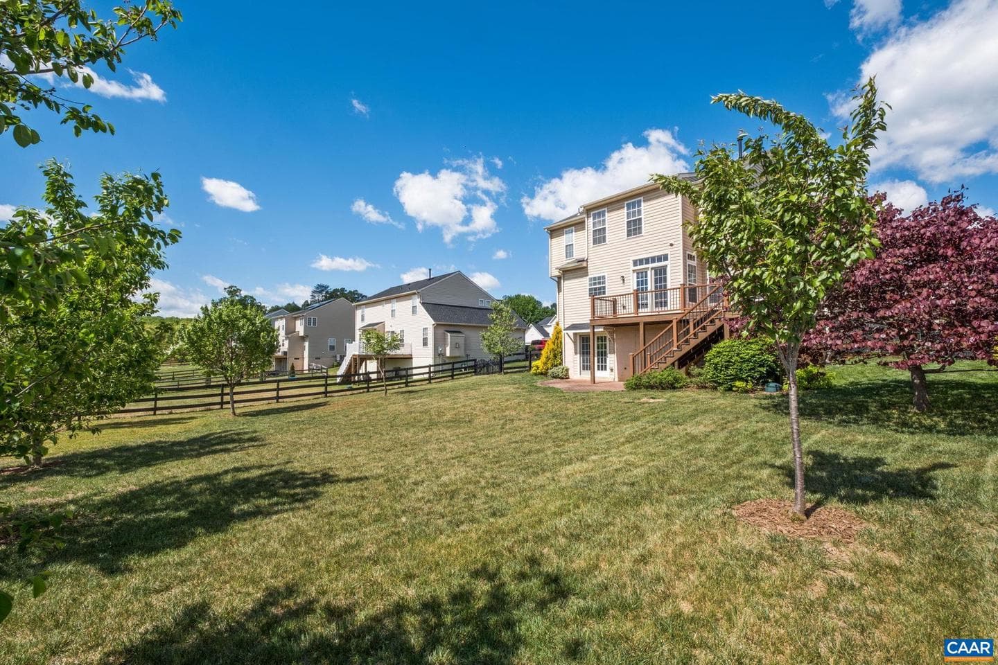 66 Elizabeth Dr photo 39