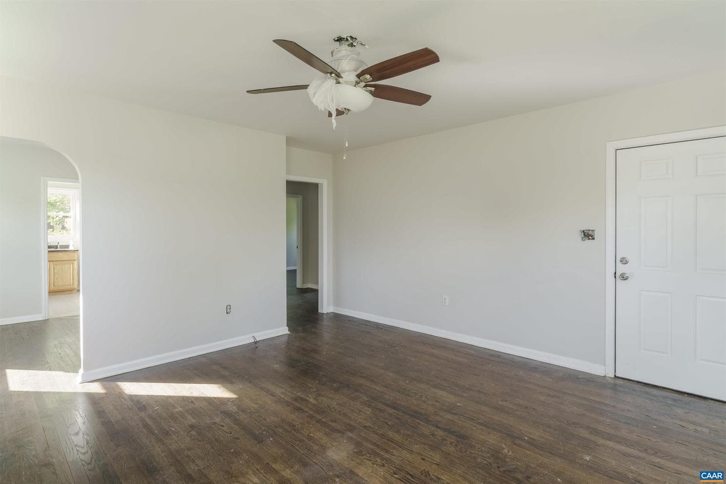 1116 Locust Ave photo 6