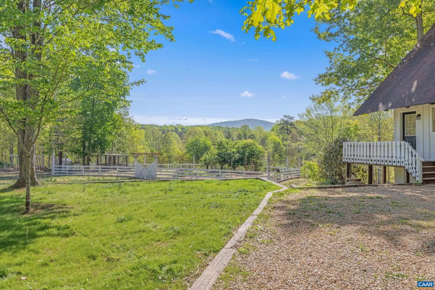 2947 Merrie Meadows Ln photo 2