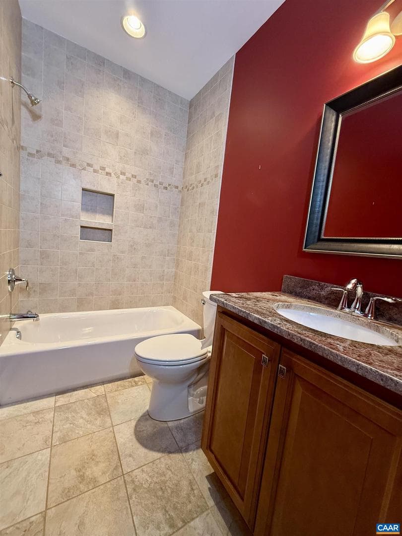 1025 E Pelham Dr photo 26