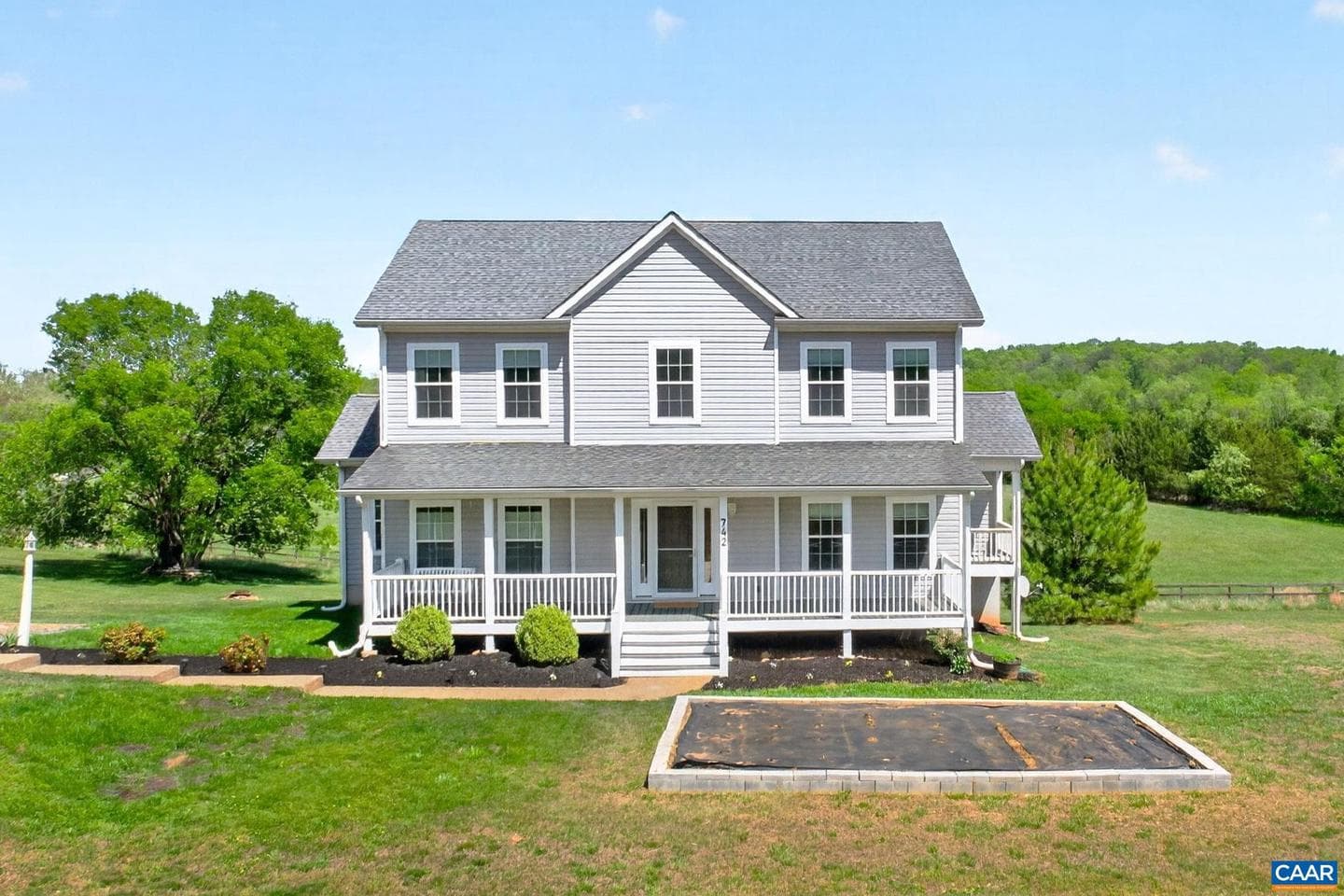 742 White Hall Rd photo 1