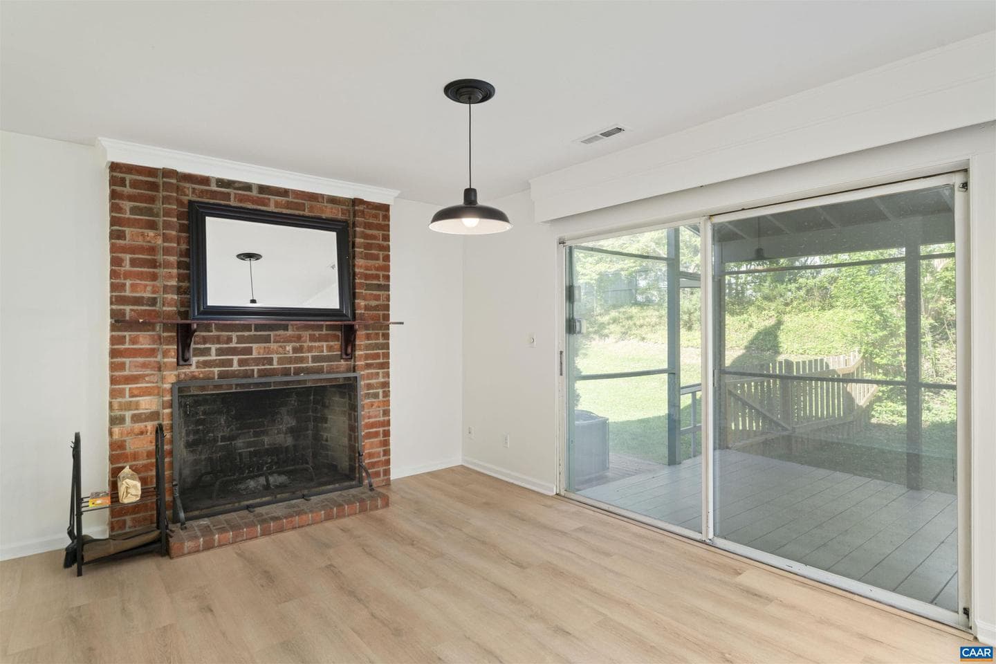 279 Tennis Dr photo 12