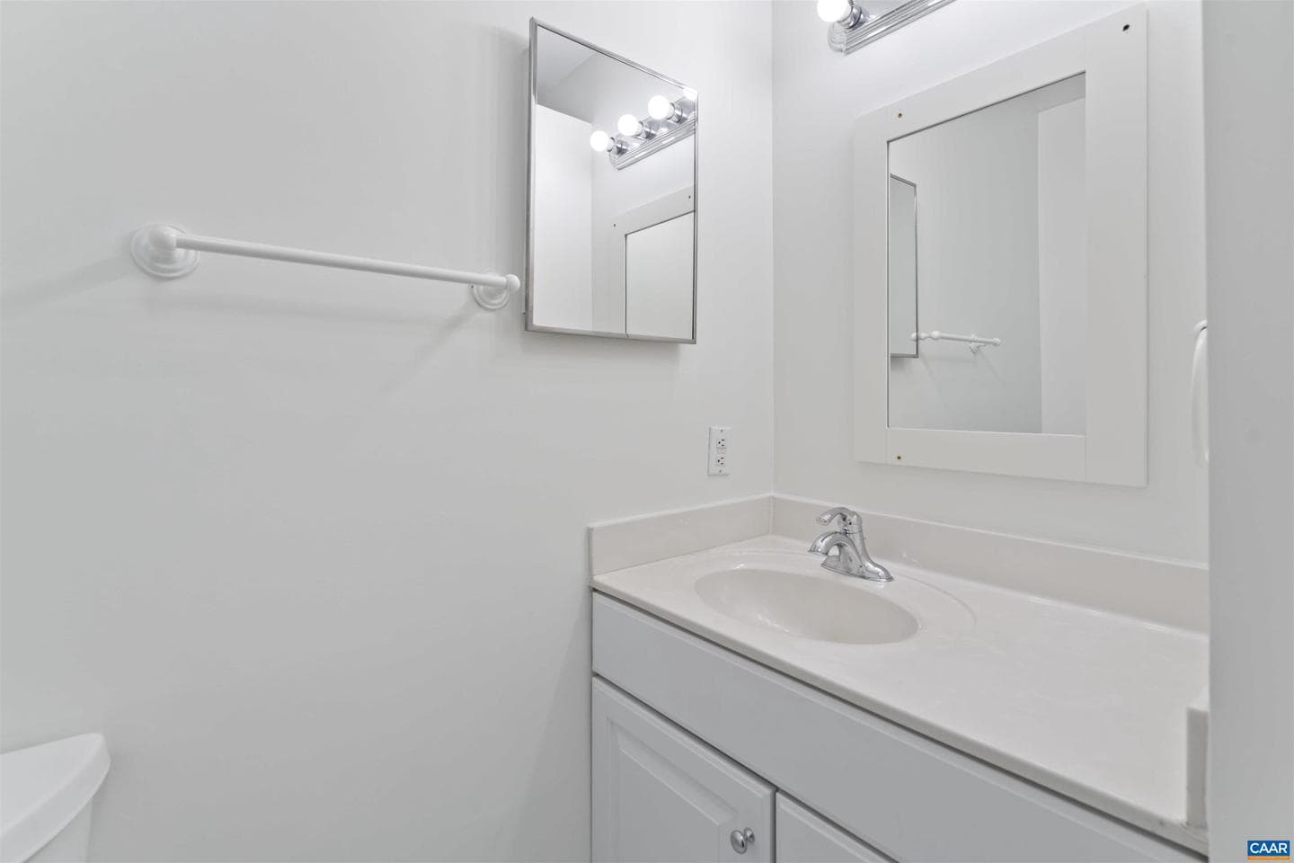 279 Tennis Dr photo 16
