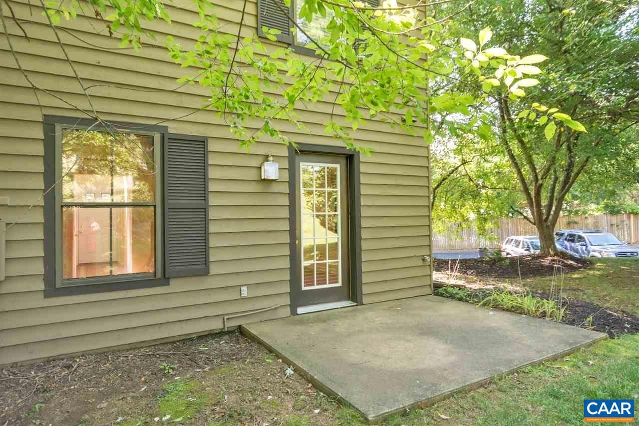 718 Exton Ct, Charlottesville